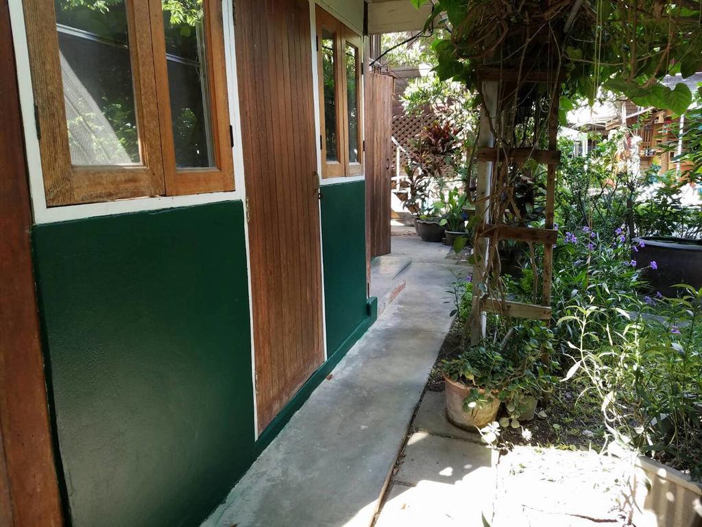 Siriwan Hostel Chiang Mai Bagian luar foto
