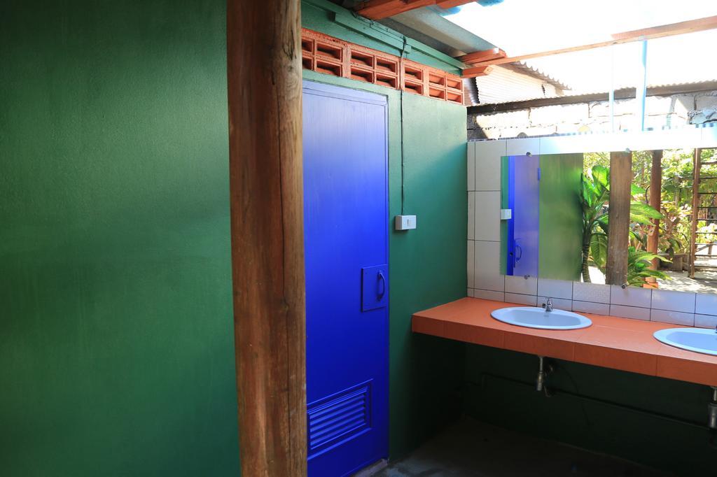 Siriwan Hostel Chiang Mai Bagian luar foto