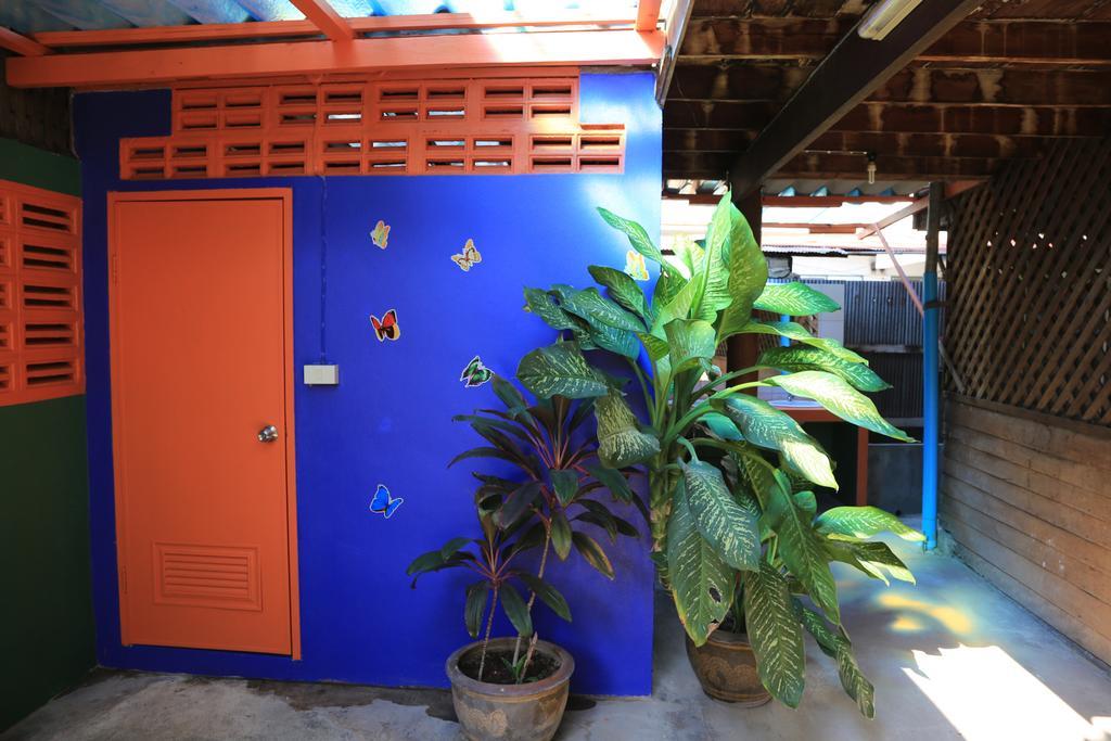 Siriwan Hostel Chiang Mai Bagian luar foto