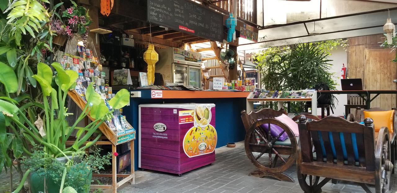 Siriwan Hostel Chiang Mai Bagian luar foto